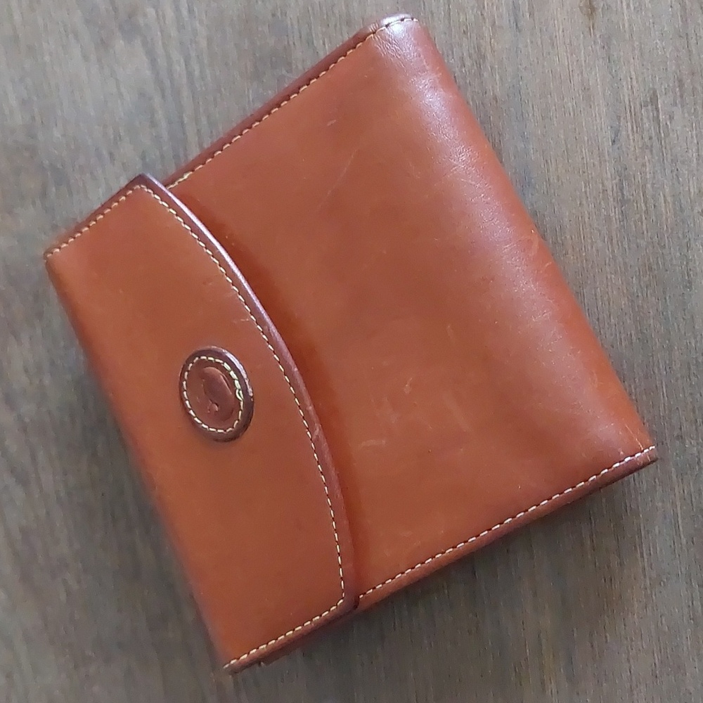 Vintage Dooney & Bourke Kisslock Wallet